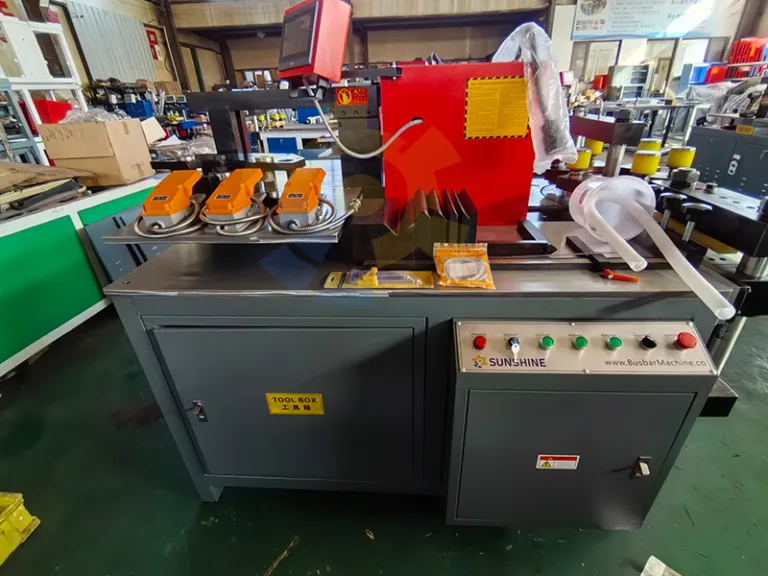 Proveedor de máquinas punzonadoras de barras colectoras SS-50-3CNC