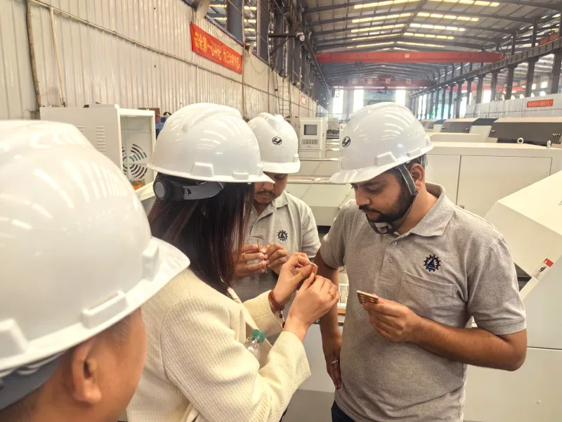 Fabricante de máquinas de barras colectoras CNC SUNSHINE y MAC en China
